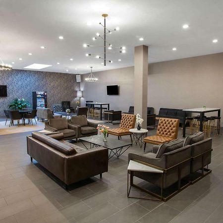 Microtel Inn By Wyndham Long Island City Ню Йорк Екстериор снимка
