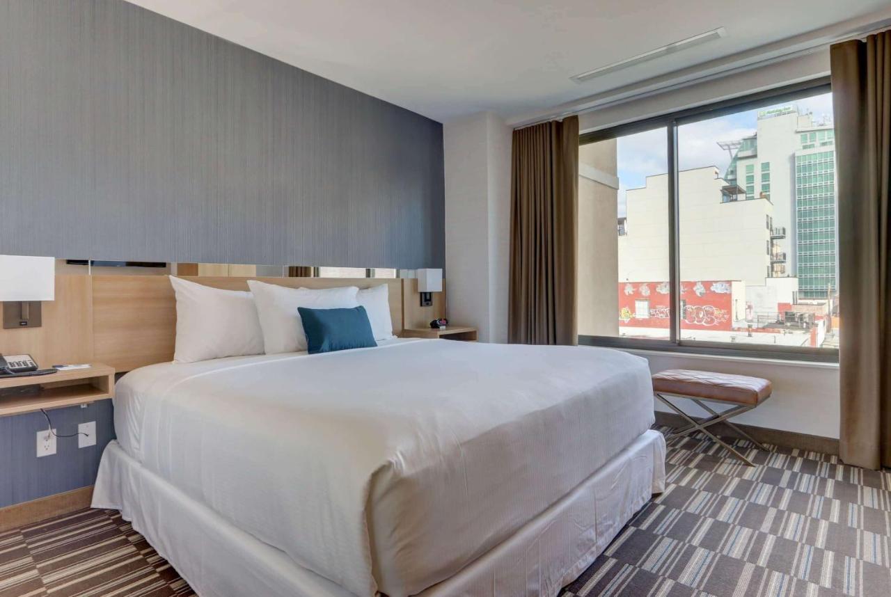 Microtel Inn By Wyndham Long Island City Ню Йорк Екстериор снимка