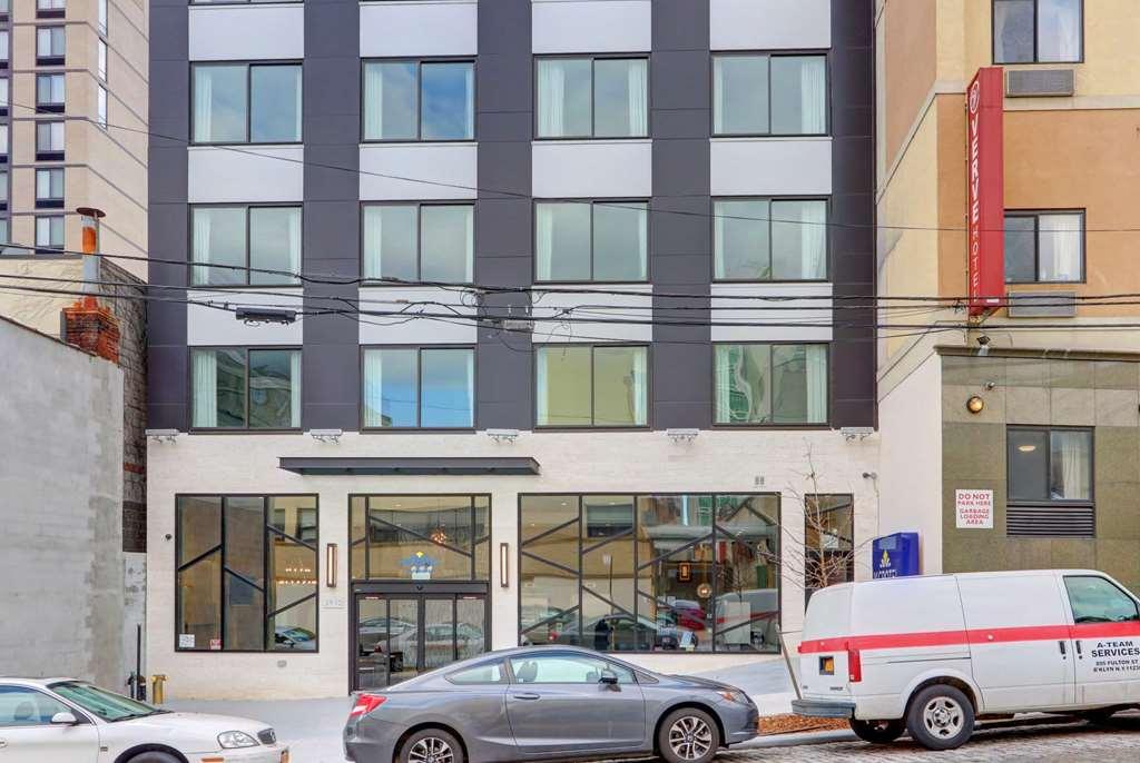 Microtel Inn By Wyndham Long Island City Ню Йорк Екстериор снимка