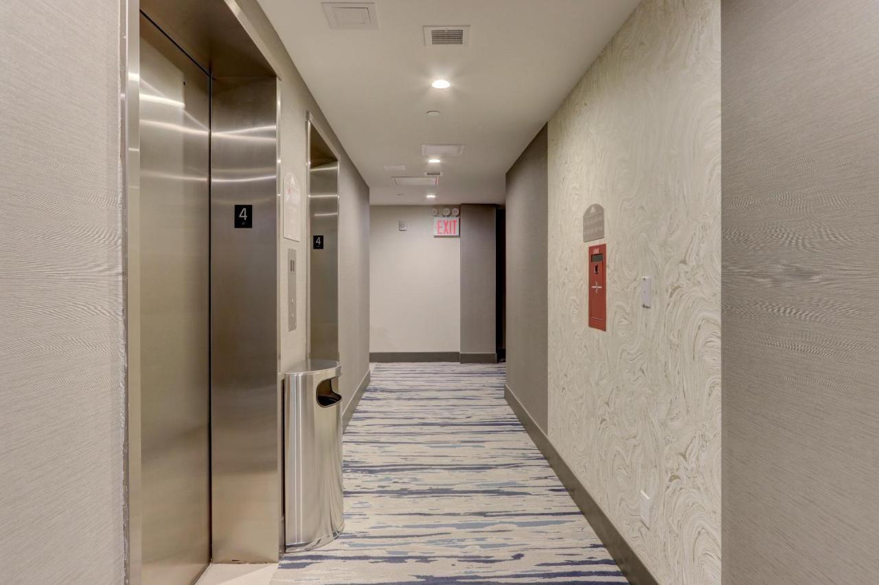 Microtel Inn By Wyndham Long Island City Ню Йорк Екстериор снимка