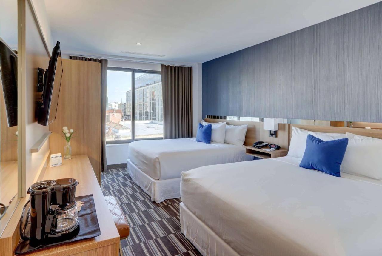 Microtel Inn By Wyndham Long Island City Ню Йорк Екстериор снимка