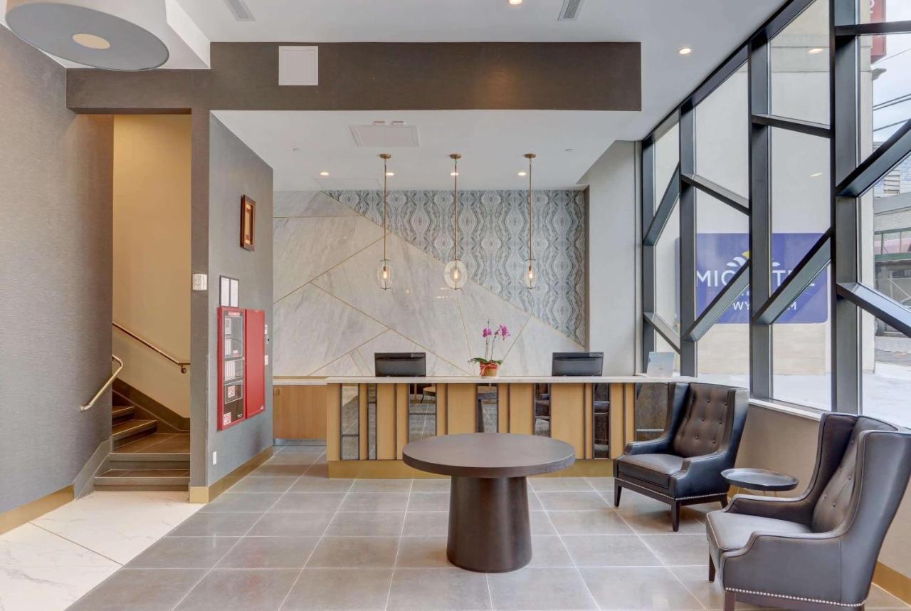 Microtel Inn By Wyndham Long Island City Ню Йорк Екстериор снимка