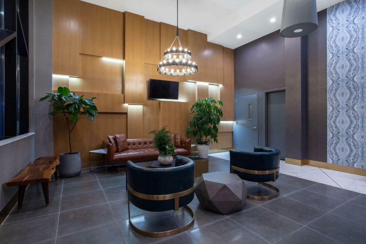 Microtel Inn By Wyndham Long Island City Ню Йорк Екстериор снимка