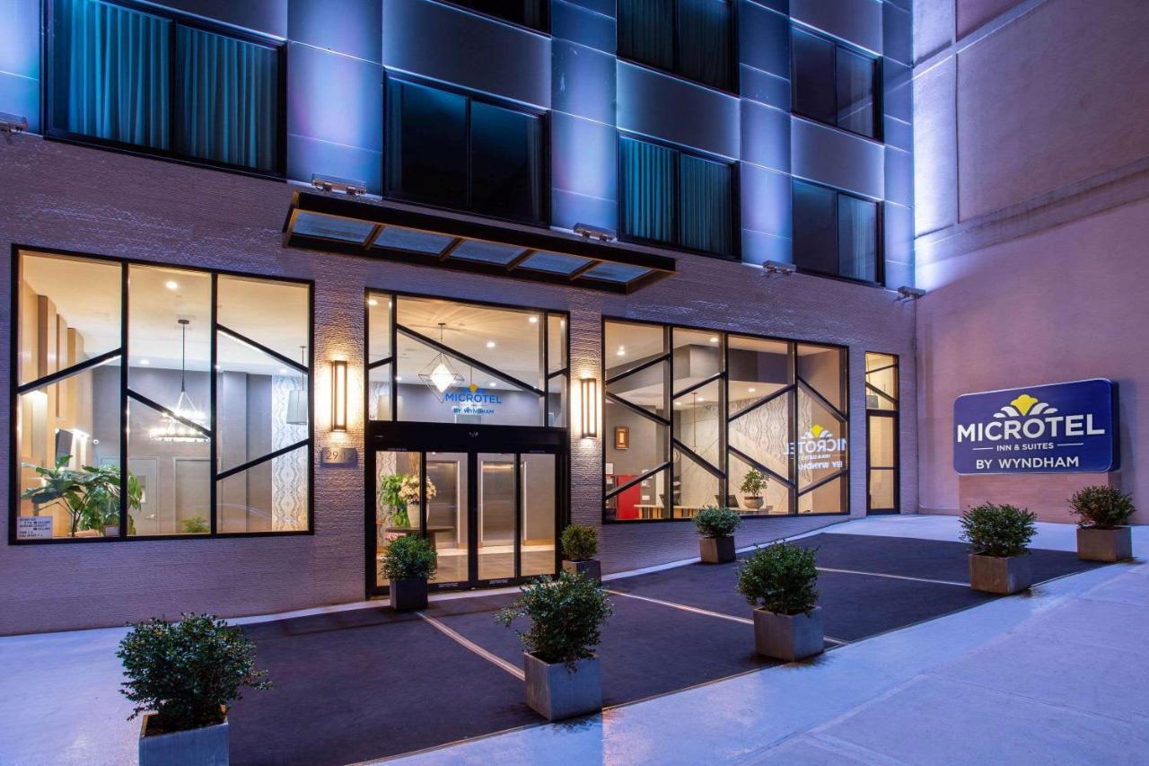 Microtel Inn By Wyndham Long Island City Ню Йорк Екстериор снимка